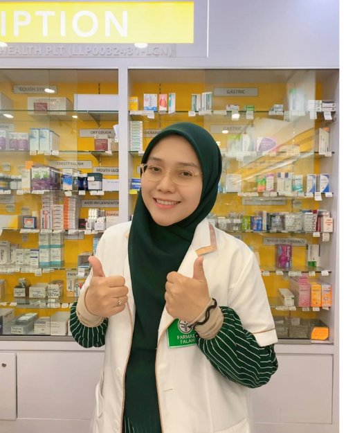 Nisraa Founder — Qualified Pharmacist